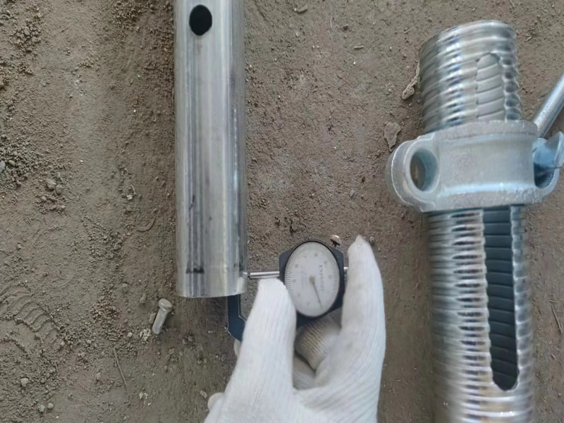 Inspeção de remessa de andaime acabada (tamanho, aparência, rolamento de carga, etc.)