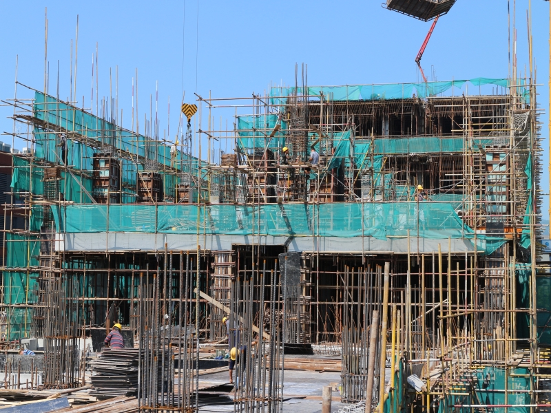 Andaimes usados no projeto de construção de escritórios